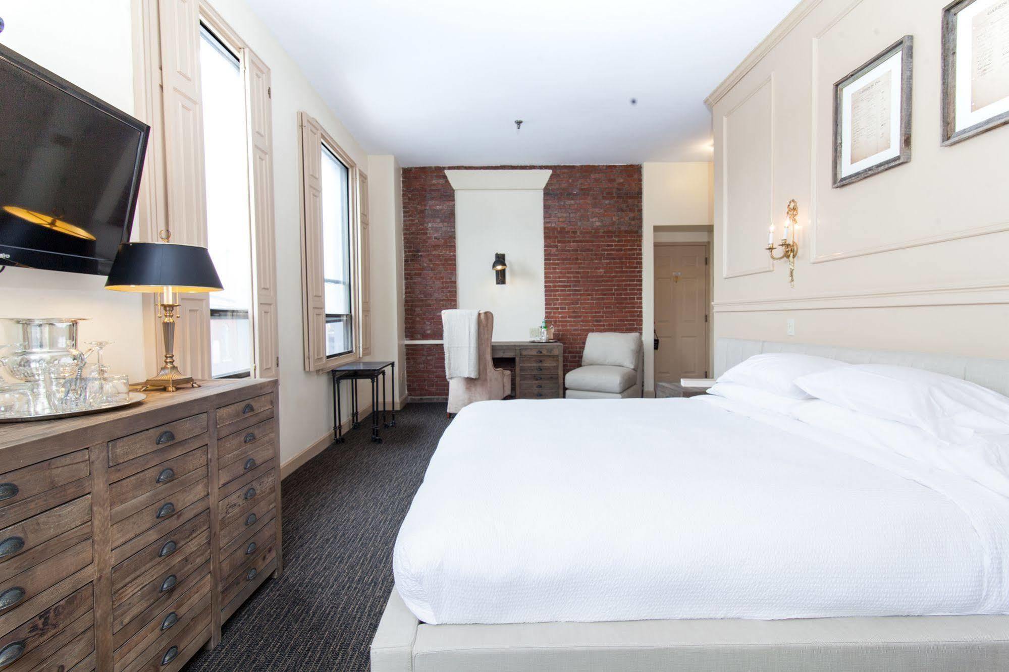 Hotel Garrison 4*